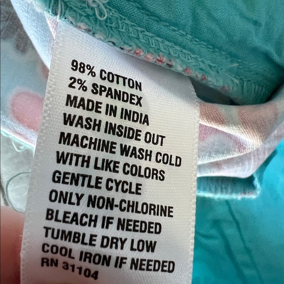 Crown and Ivy blue floral shorts scalloped hem front and back pockets size 8 - Picture 7 of 10